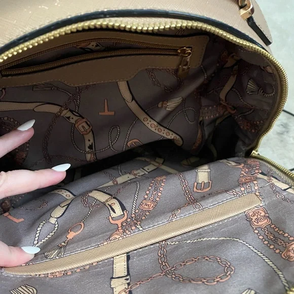 Cute classy backpack - Picture 5 of 11